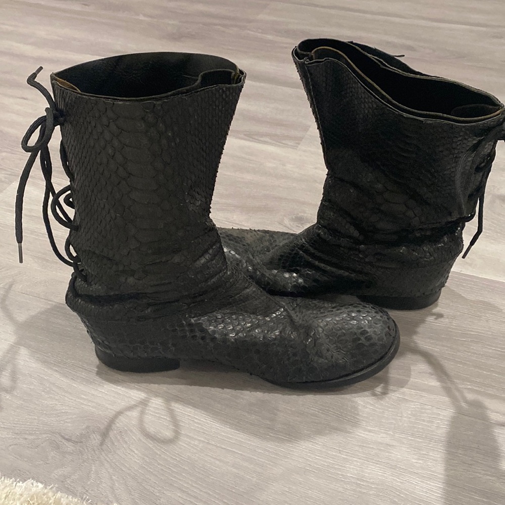 Mens Carpe Diem Python Black Boots in Size 10